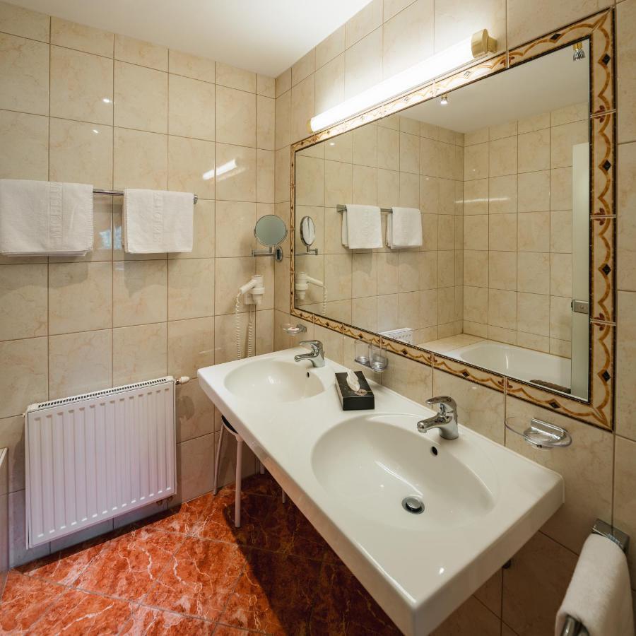 Hotel Garni Alpenruh-Micheluzzi Зерфаус Екстер'єр фото