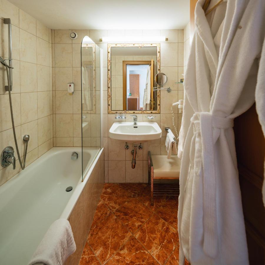 Hotel Garni Alpenruh-Micheluzzi Зерфаус Екстер'єр фото