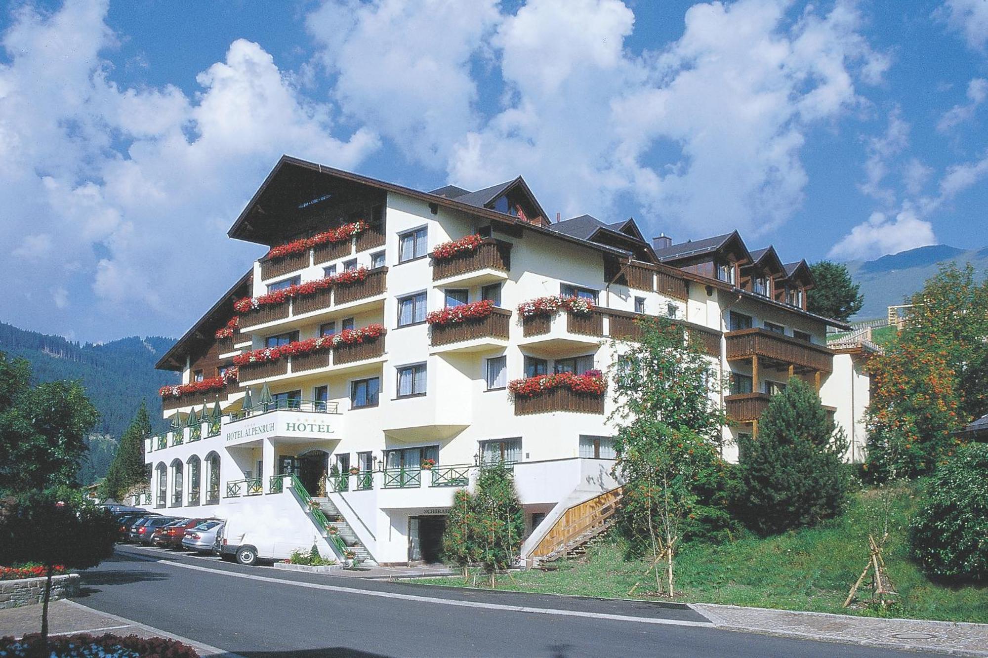 Hotel Garni Alpenruh-Micheluzzi Зерфаус Екстер'єр фото