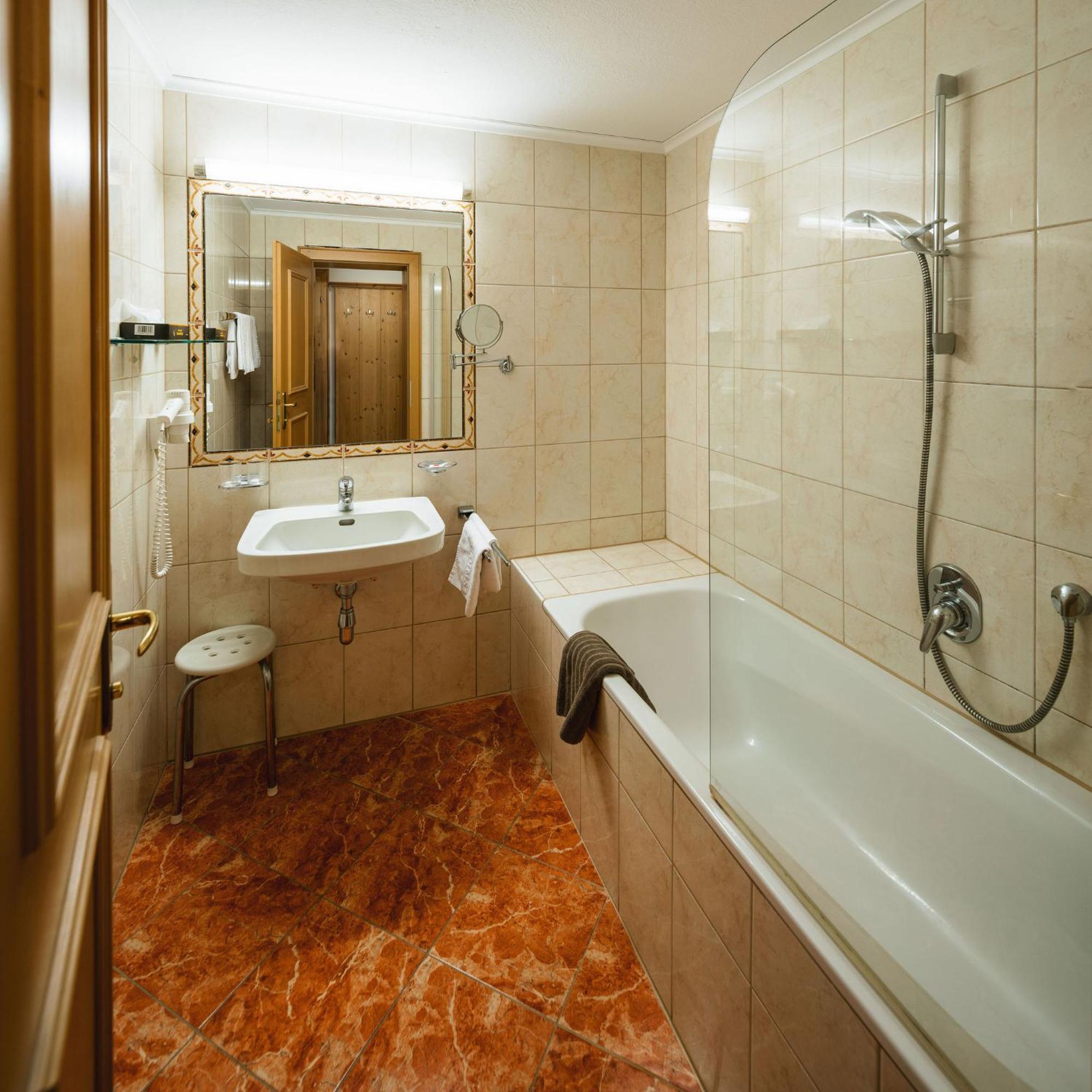 Hotel Garni Alpenruh-Micheluzzi Зерфаус Екстер'єр фото
